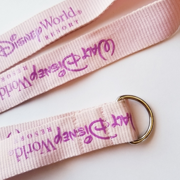 ❗Vintage 2000s Disneyworld Baby Pink Lanyard❗ - Picture 2 of 5